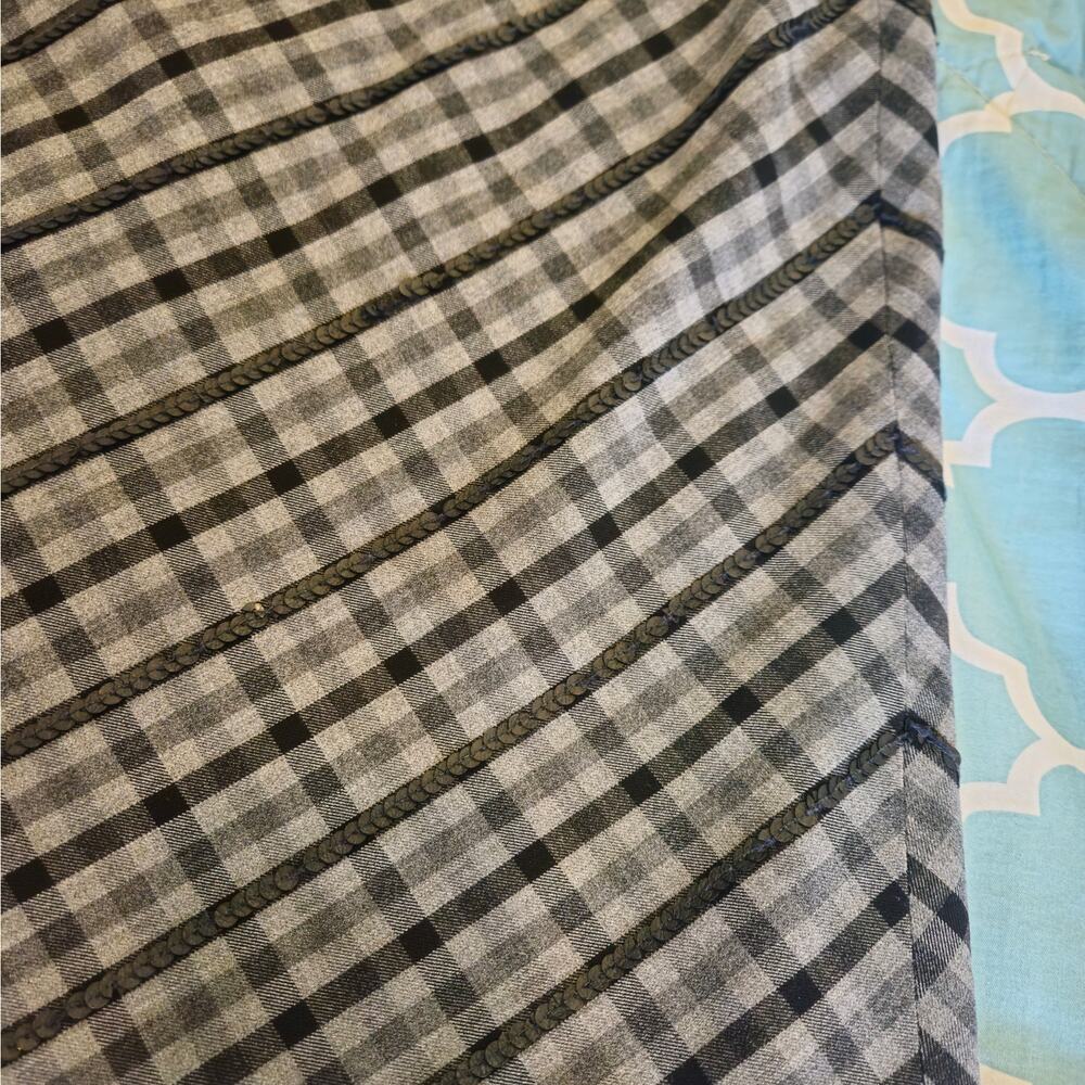 Nine West Black Gray Plaid Skirt Size 12 Chevron Pattern Sequin - Picture 2 of 6